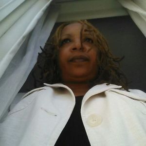 Meet your Posher, Elaine